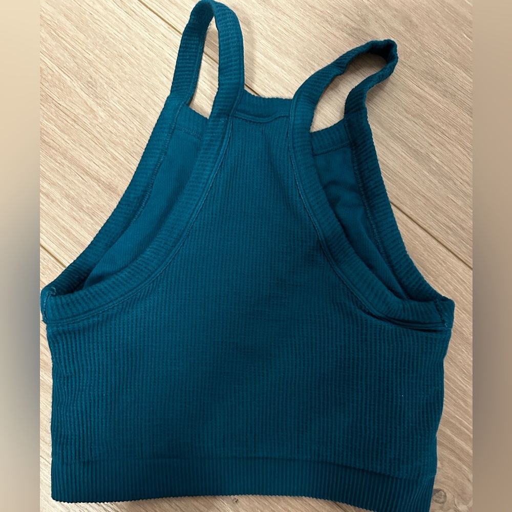 Fabletics workout top - Picture 4 of 4